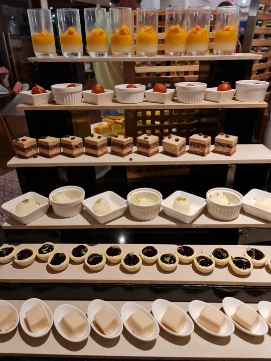 Gastro Mercure Maldives Kooddoo Resort