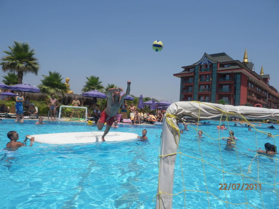 Pool game um 12 Uhr Siam Elegance Hotels & Spa