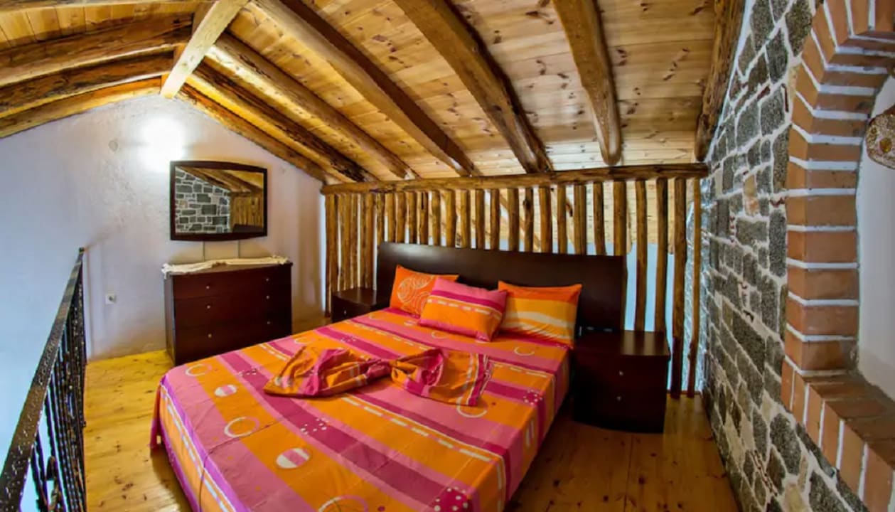 Zimmer Theano Apartments