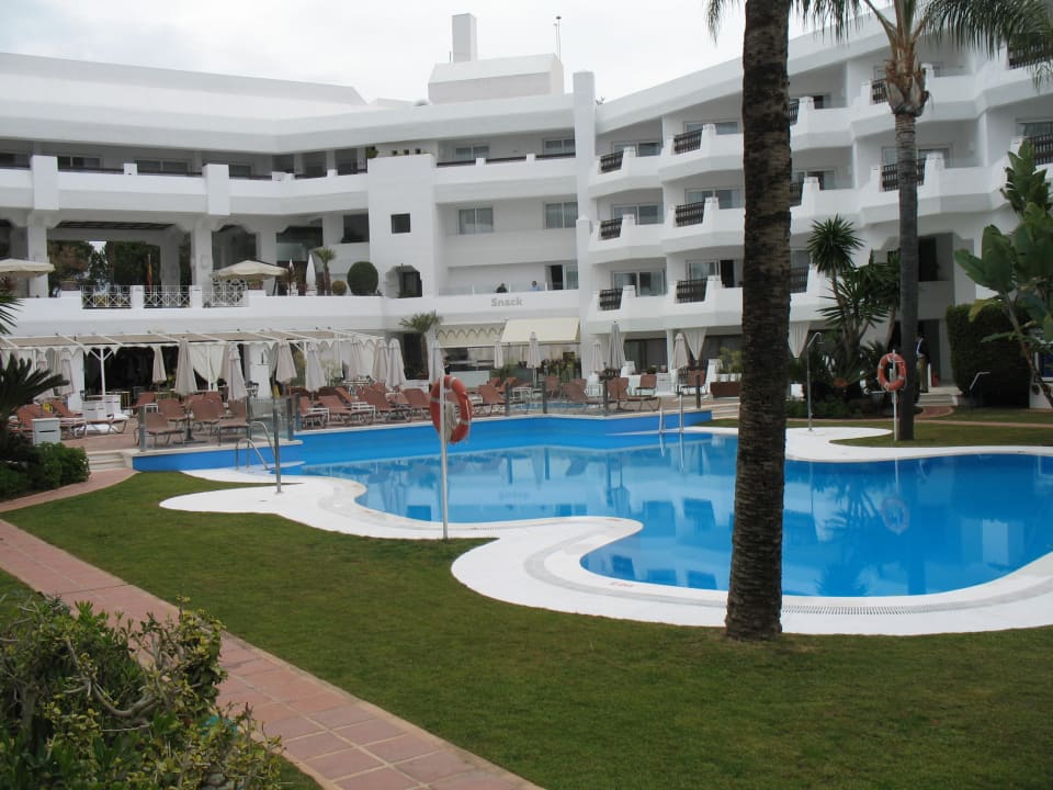 Hotel Innenhof mit Pool Iberostar Selection Marbella Coral Beach