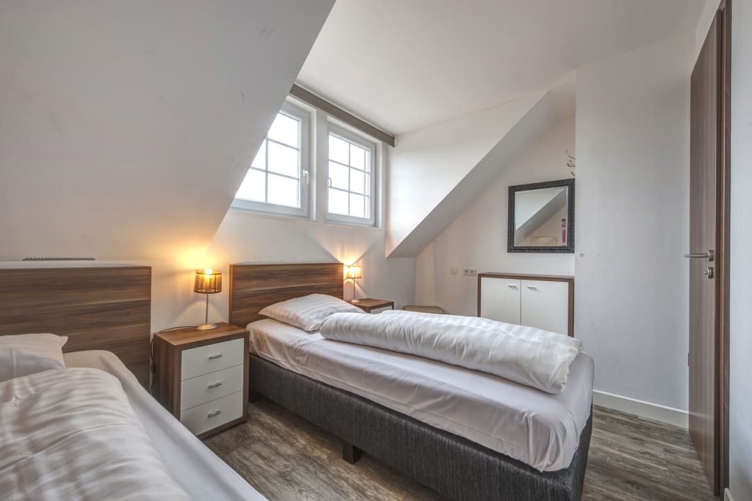 Zimmer Eifelpark Kronenburger See