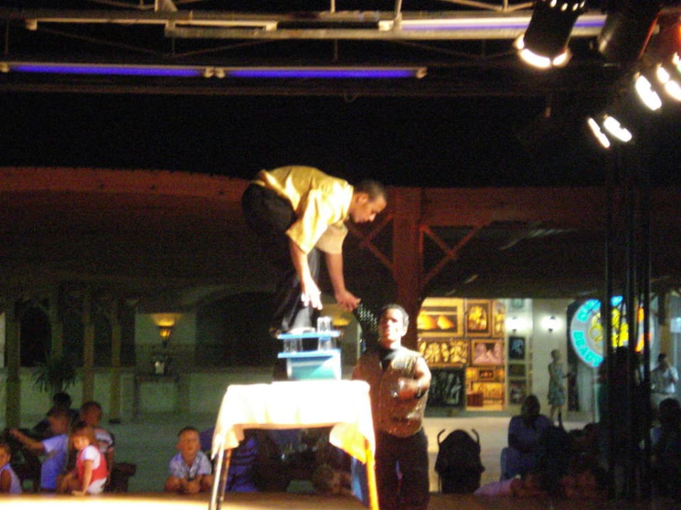Akrobatikshow Pickalbatros Dana Beach Resort - Hurghada