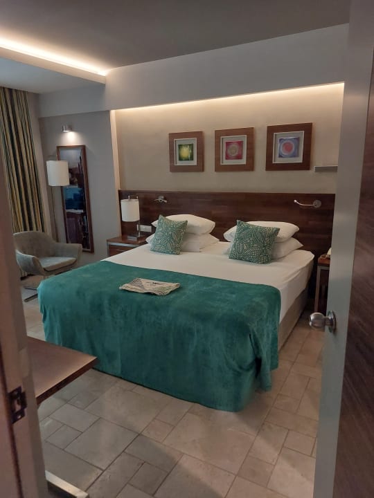 Zimmer Blue Waters Club