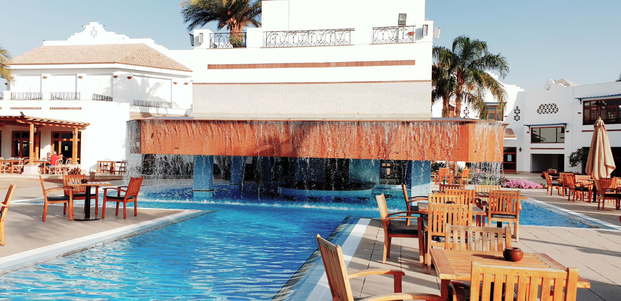 Pool Lahami Bay Beach Resort