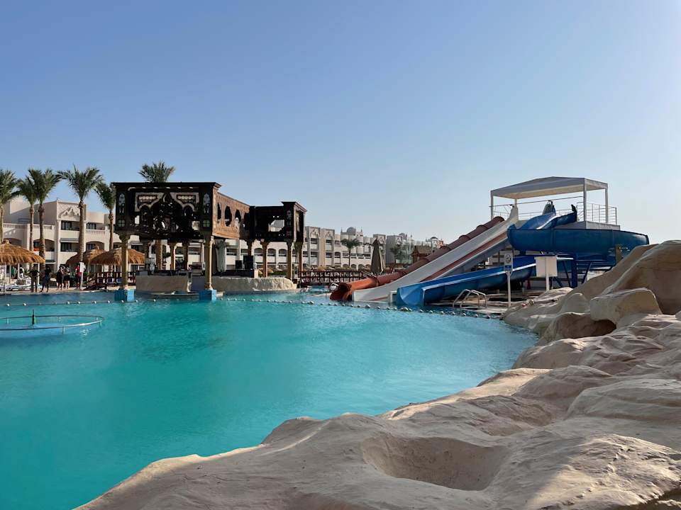 Pool Sunny Days El Palacio Resort & Spa