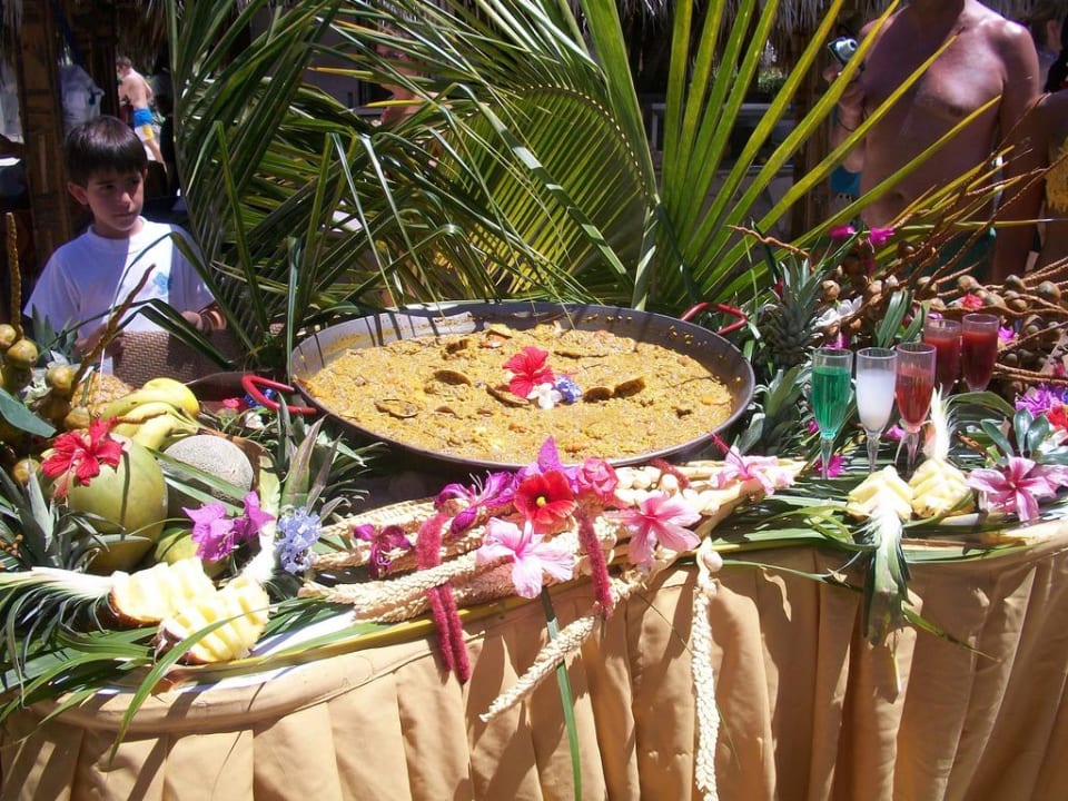 Paella competition Dreams La Romana Resort & Spa