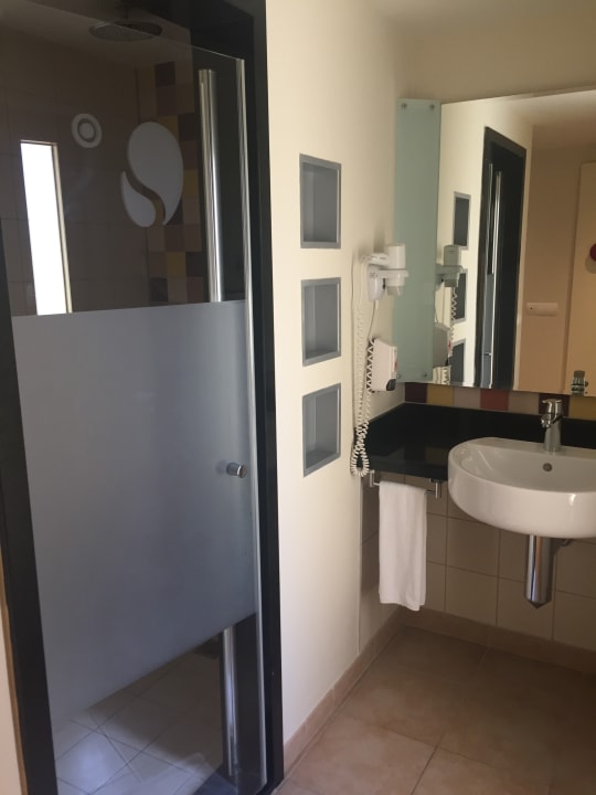 Zimmer ROBINSON ÇAMYUVA