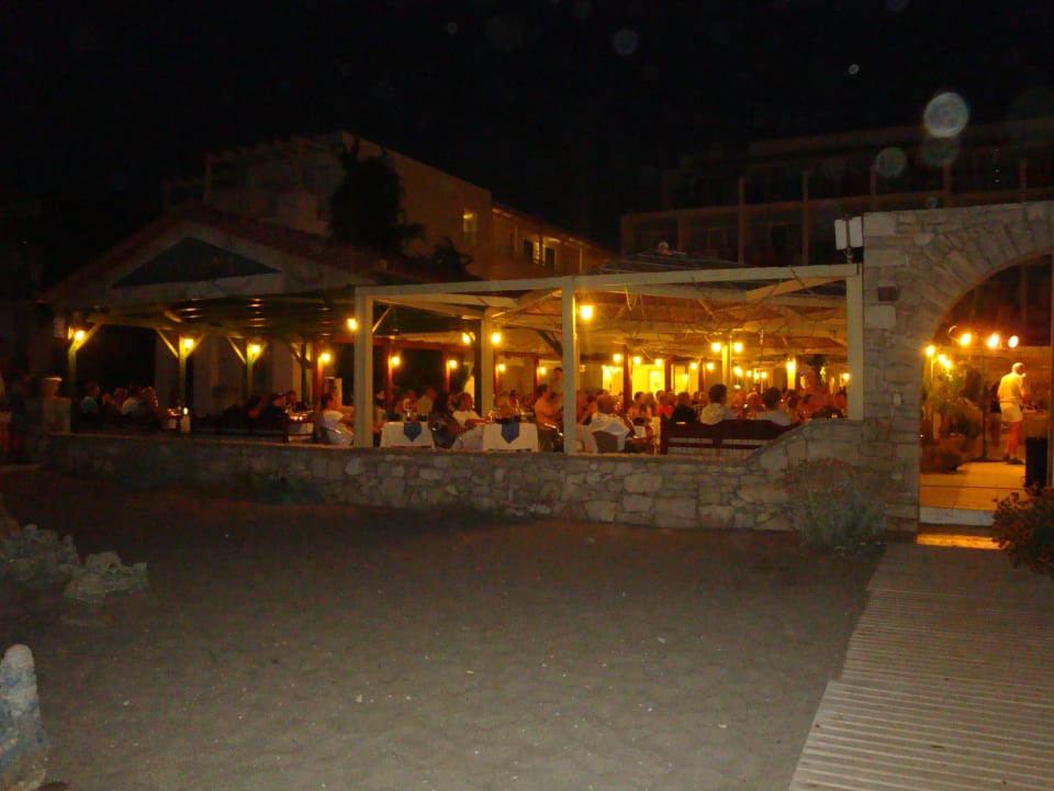 Terrasse abends Golden Beach Rethymnon