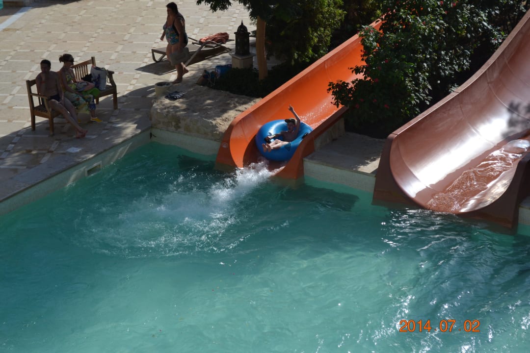 С горки Grand Waterworld Makadi & Family Star Makadi