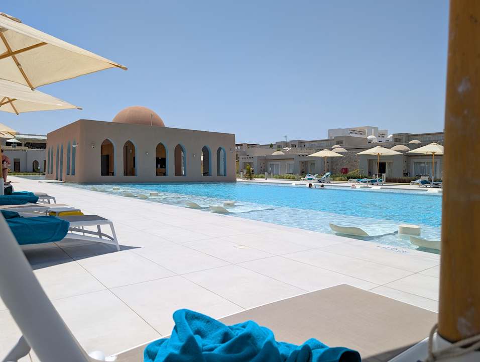Pool Sentido Reef Oasis Suakin
