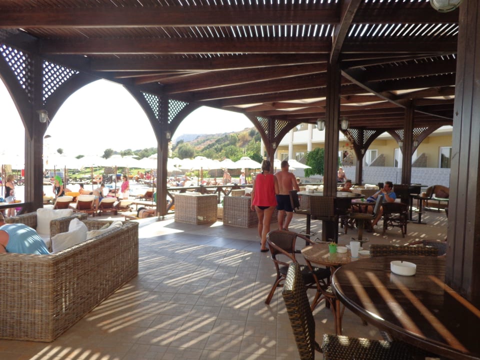 Poolanlage oberhalb des Strandes Hotel Kalithea Horizon Royal