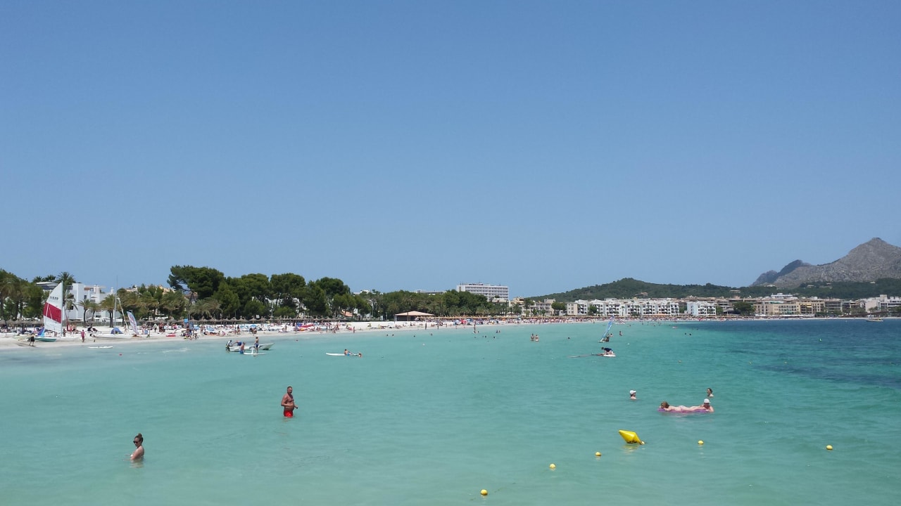 "Traumhafter Strand " Hotel Bahía de Alcúdia (Alcudia ...