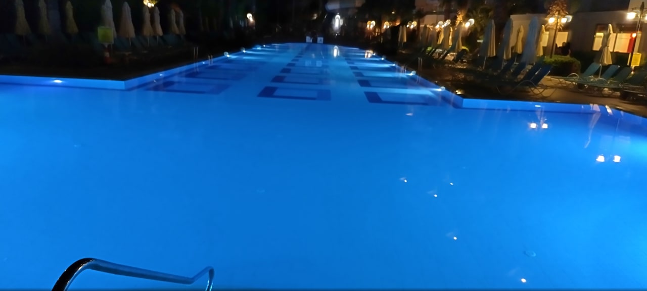 Pool Wyndham Garden Lara