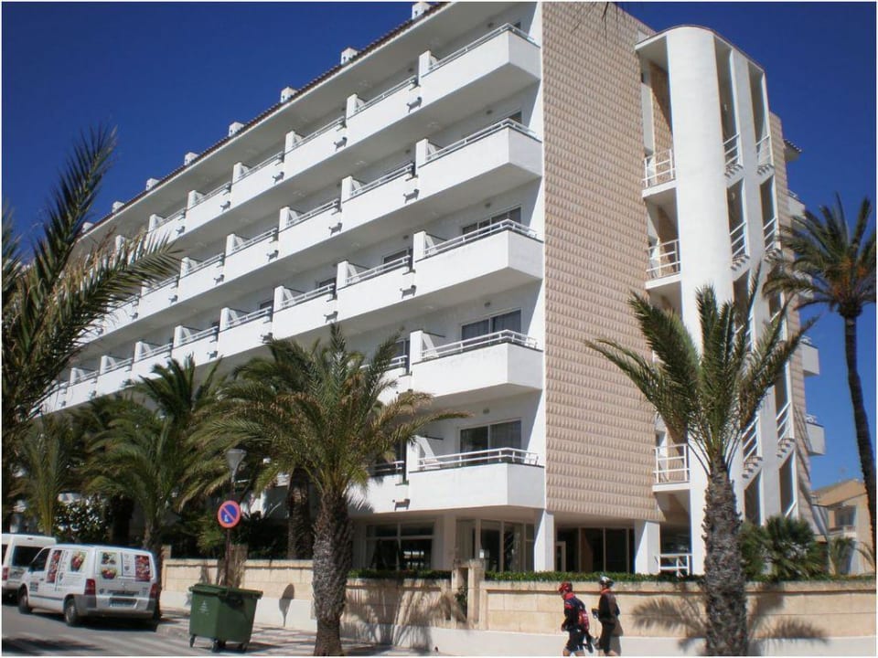 Frontansicht des Hotels von der Straße Caprice Janeiro Hotel & Spa