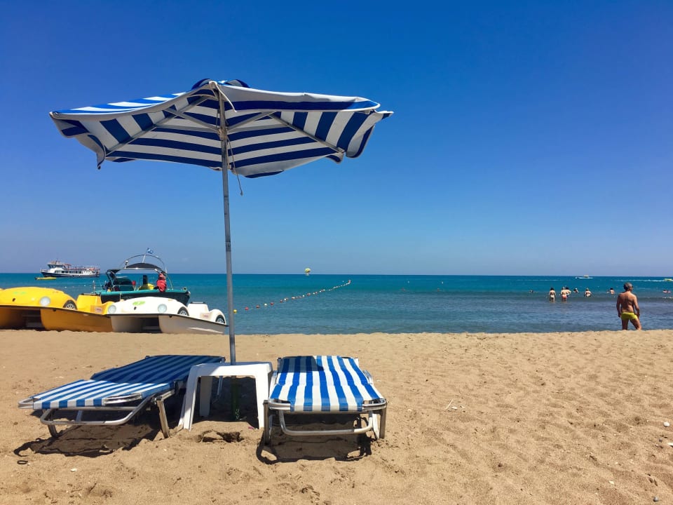 Der schöne Sandstrand vor dem Hotel.  Mitsis Faliraki