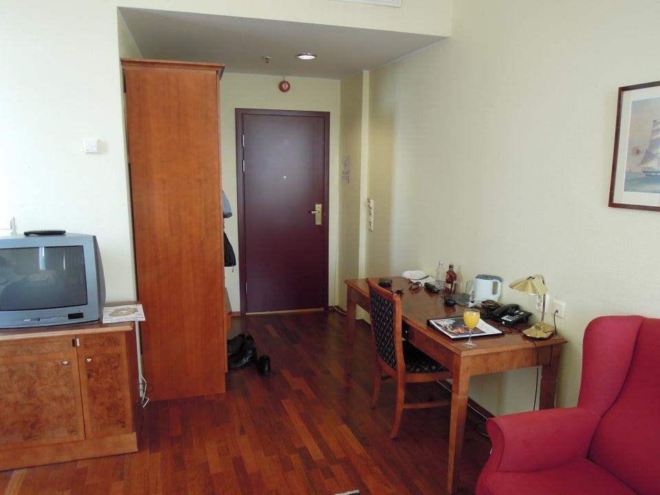 Wnętrze narożnego pokoju dwuosobowego Clarion Hotel Bergen