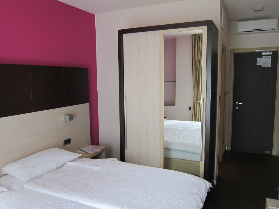 Schrank Villa Enrica Feel good Hotel