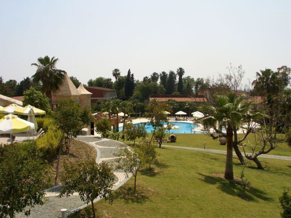 Gartenaanlage und Pool Horus Paradise Luxury Resort & Club