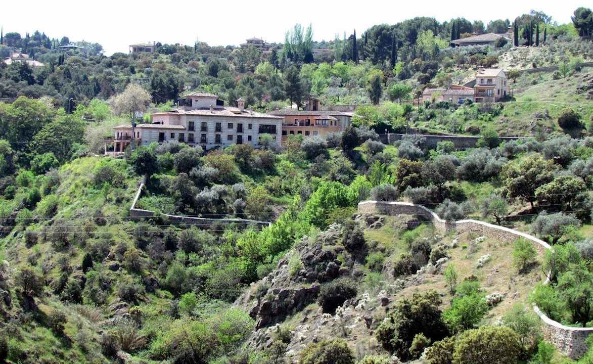 Road view Hotel AC Ciudad de Toledo