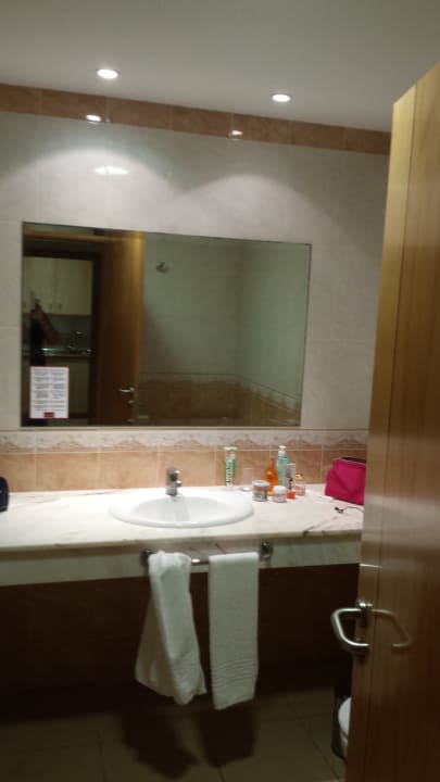 Zimmer Grand Muthu Golf Plaza Hotel & Spa