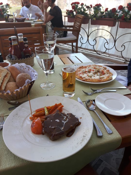 Italiener, sehr gutes Steak und Pizza  Desert Rose