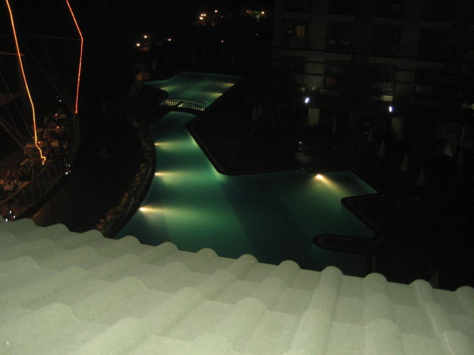 Pool bei Nacht Can Garden Resort