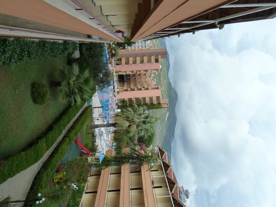 Blick auf das Nebengebäude Hotel Panorama