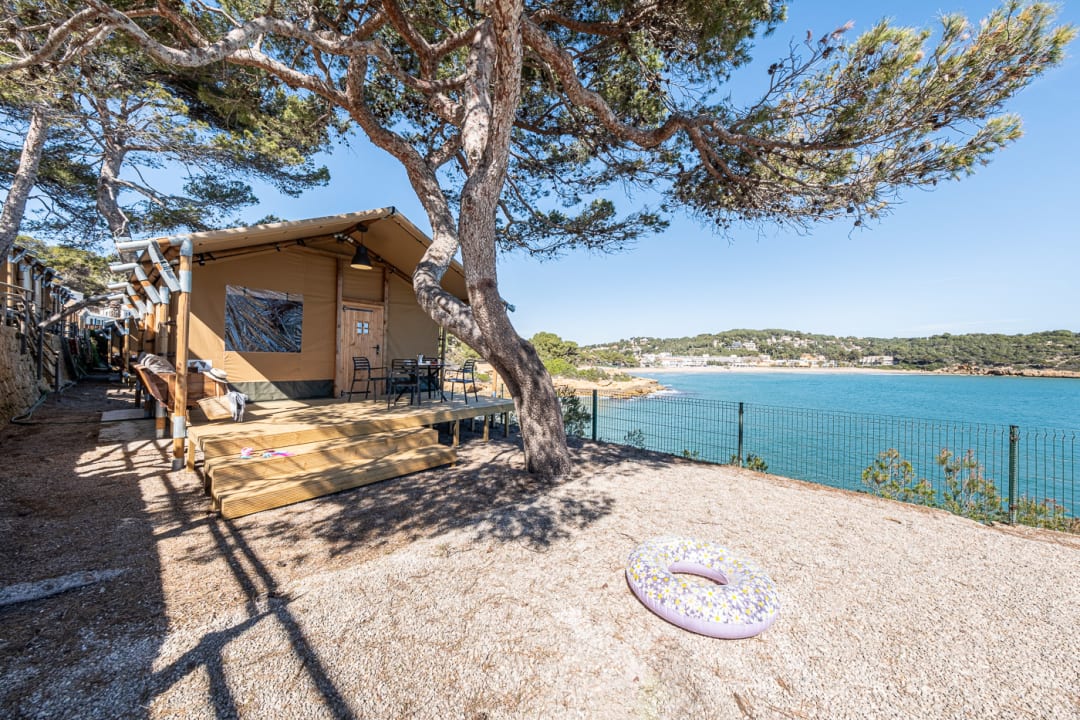 Außenansicht Estival Torre de la Mora - Camping & Bungalow