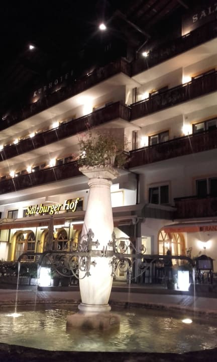 Der Salzburgerhof am Abend Hotel Blü Gastein