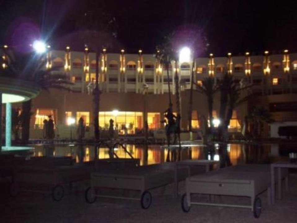 Rückansicht bei Nacht Steigenberger Marhaba Thalasso Hammamet