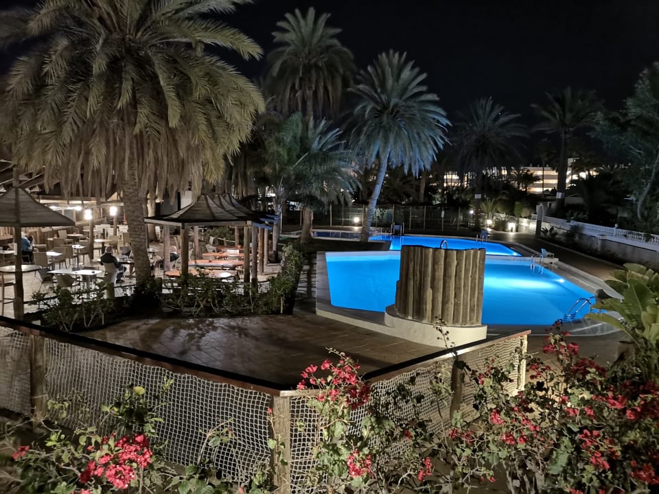 Pool HL Miraflor Suites Hotel