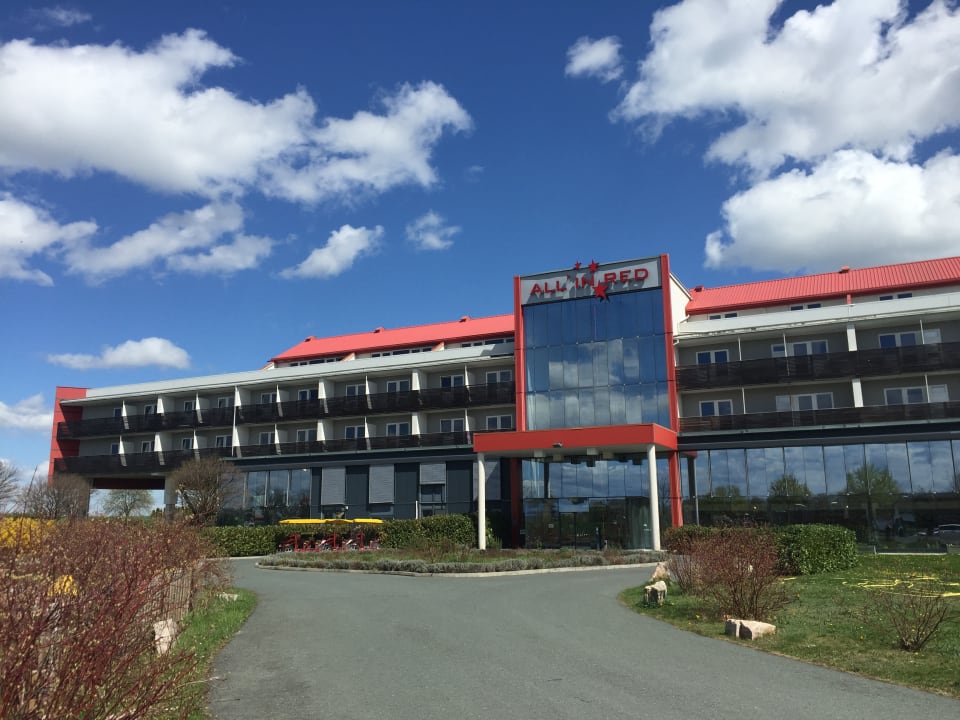 Außenansicht All In Red Thermenhotel