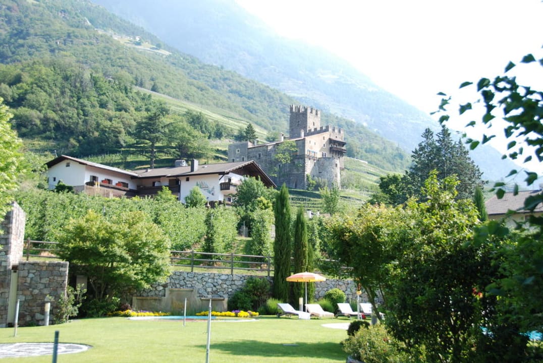 Schöne Aussenanlage Lindenhof Pure Luxury & Spa DolceVita Resort