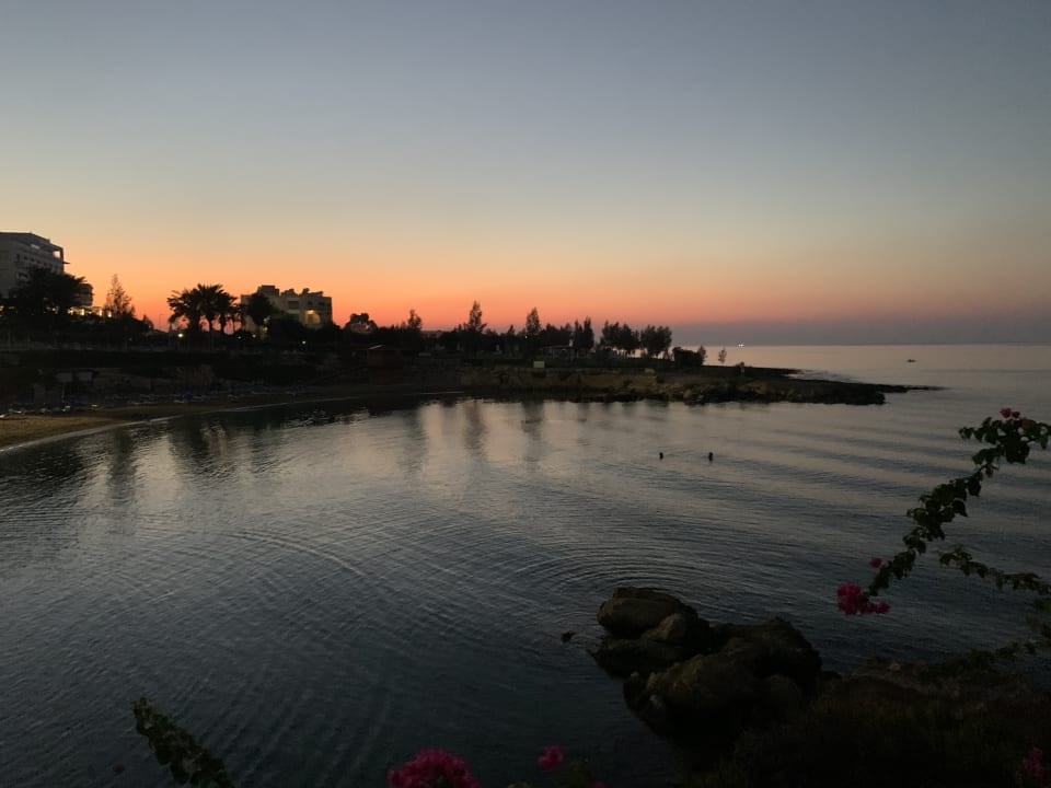 Strand Crystal Springs Beach Hotel