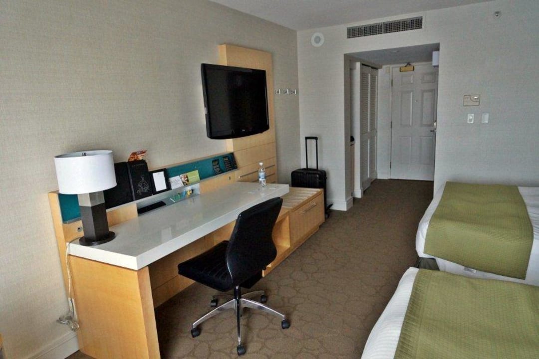 DZ 530 Hotel Delta Ocean Pointe Resort