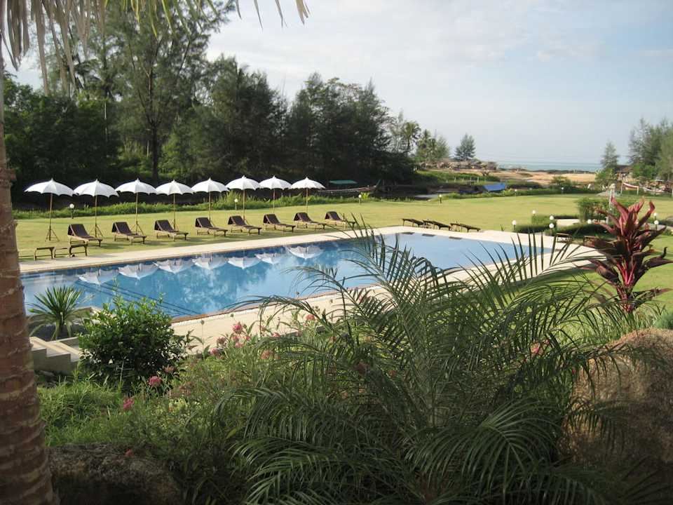 Pool 25x8 Meter mit Jacuzzi Khao Lak Riverside Resort & Spa