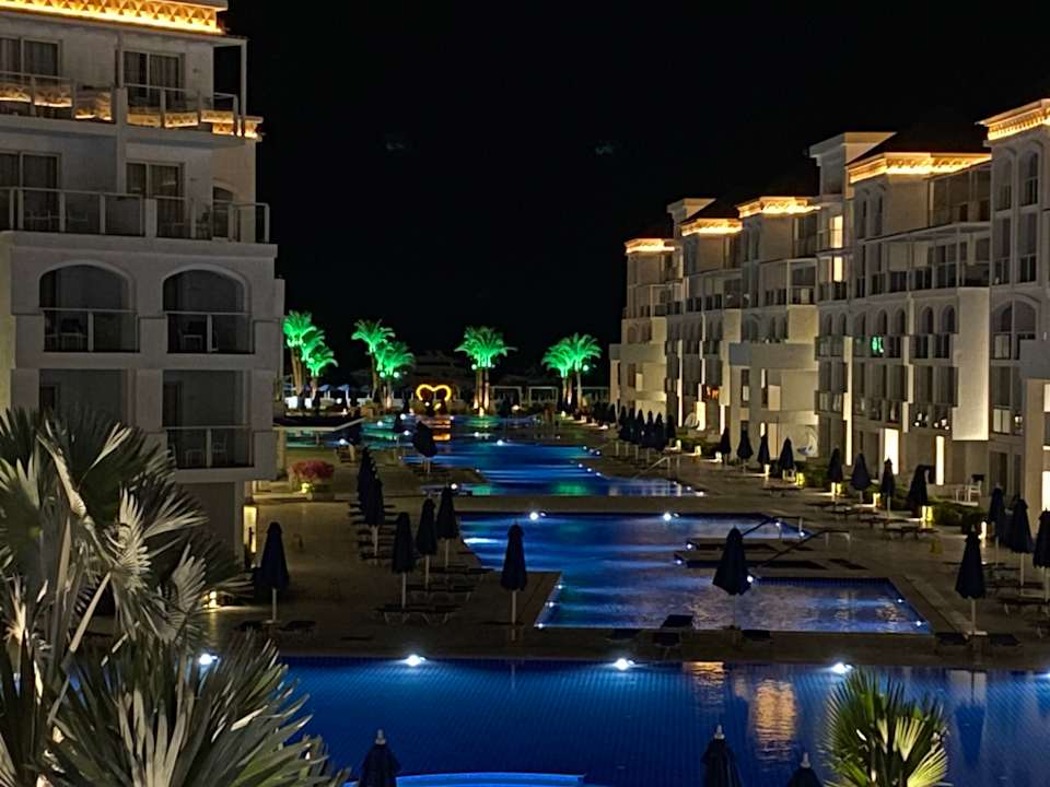 Pool Pickalbatros Blu Spa Resort