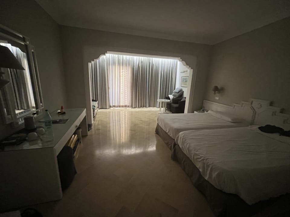 Zimmer Hotel Royal Garden Palace