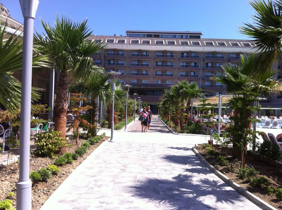 Richtung Strand Sunmelia Beach Resort
