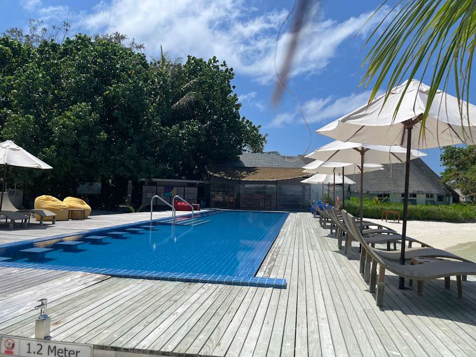 Pool Centara Ras Fushi Resort & Spa Maldives