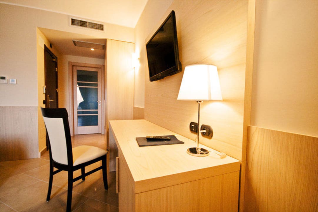 Camera Superior Scrivania Domus Pacis Assisi