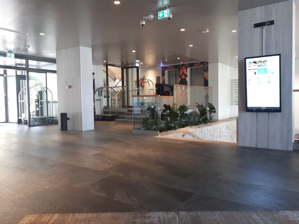 Lobby Bluesun Hotel Berulia
