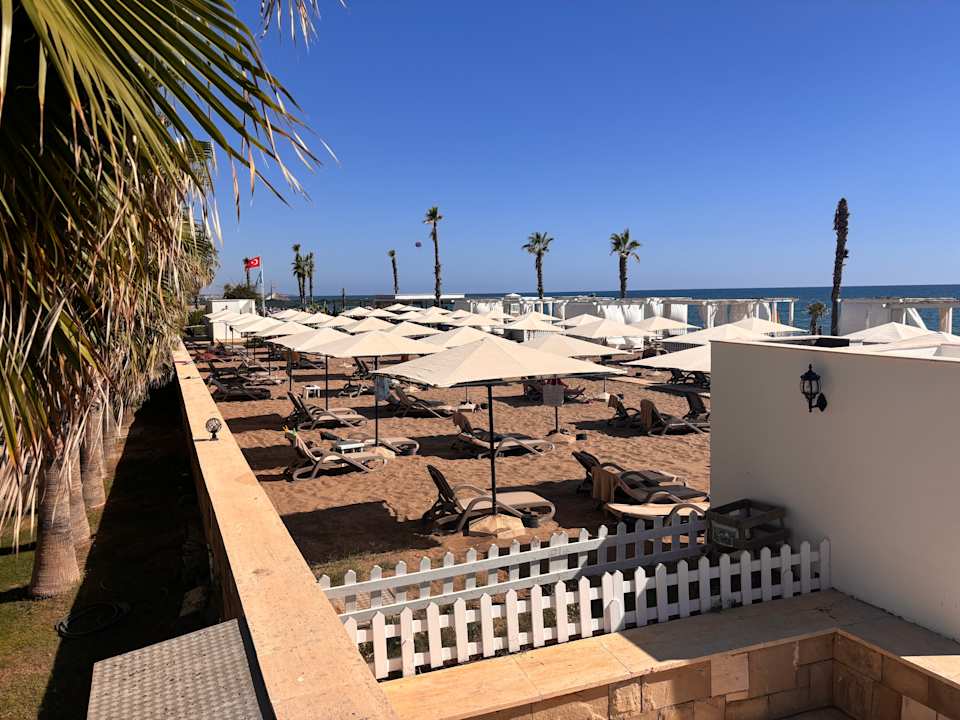 Strand Adora Hotel & Resort