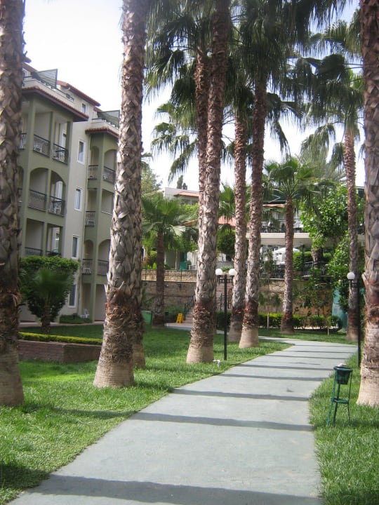 Weg zum Strand Hotel Gardenia Beach