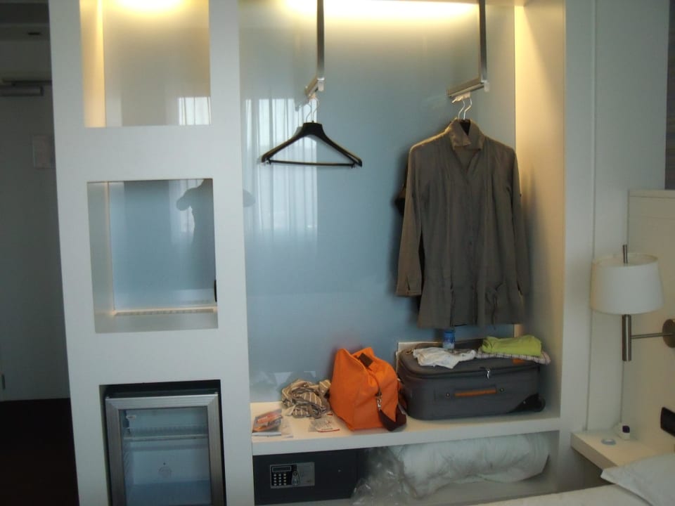 "Kleiderschrank" iH Hotels Roma Z3
