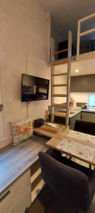 Zimmer Tiny House am Elsbach in der bayerischen Rhön.
