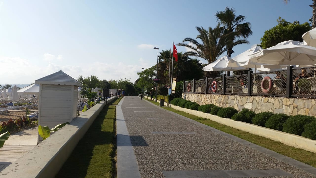 Weg zum Strand Hotel Grand Side