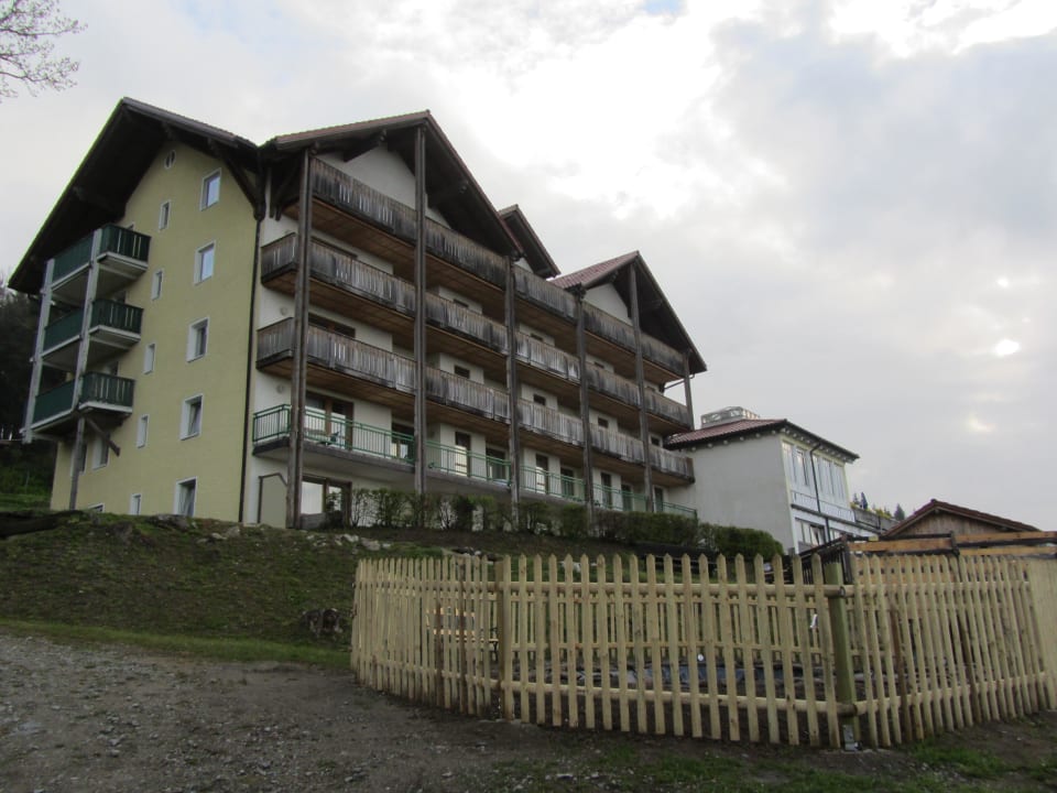 Vom Garten aus ... Sonnenwald Hotel