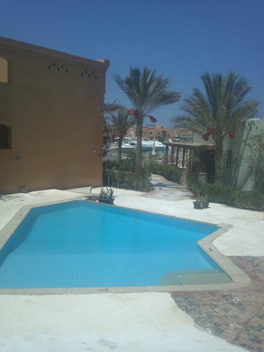 Der vordere von beiden Pools Ali Pasha Hotel