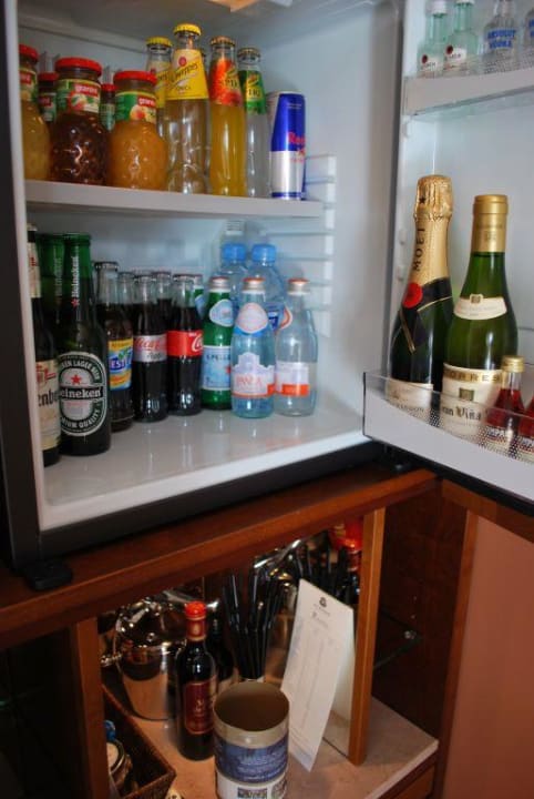 Juniorsuite 375 MiniBar The St. Regis Mardavall Mallorca Resort